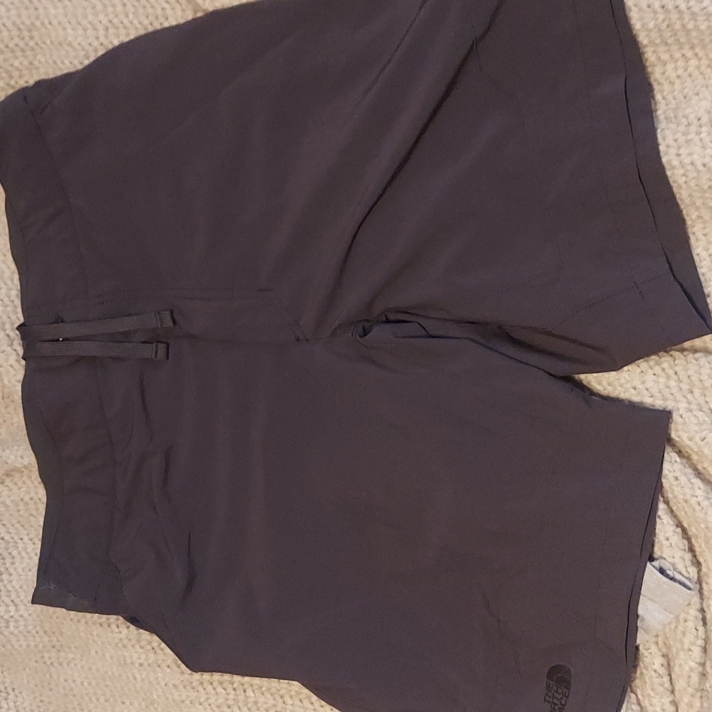 Adventure awaits. Slate athleisure/  outerwear from the north face. Sz 32
